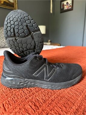 New Balance 880 V11 - Size 10US